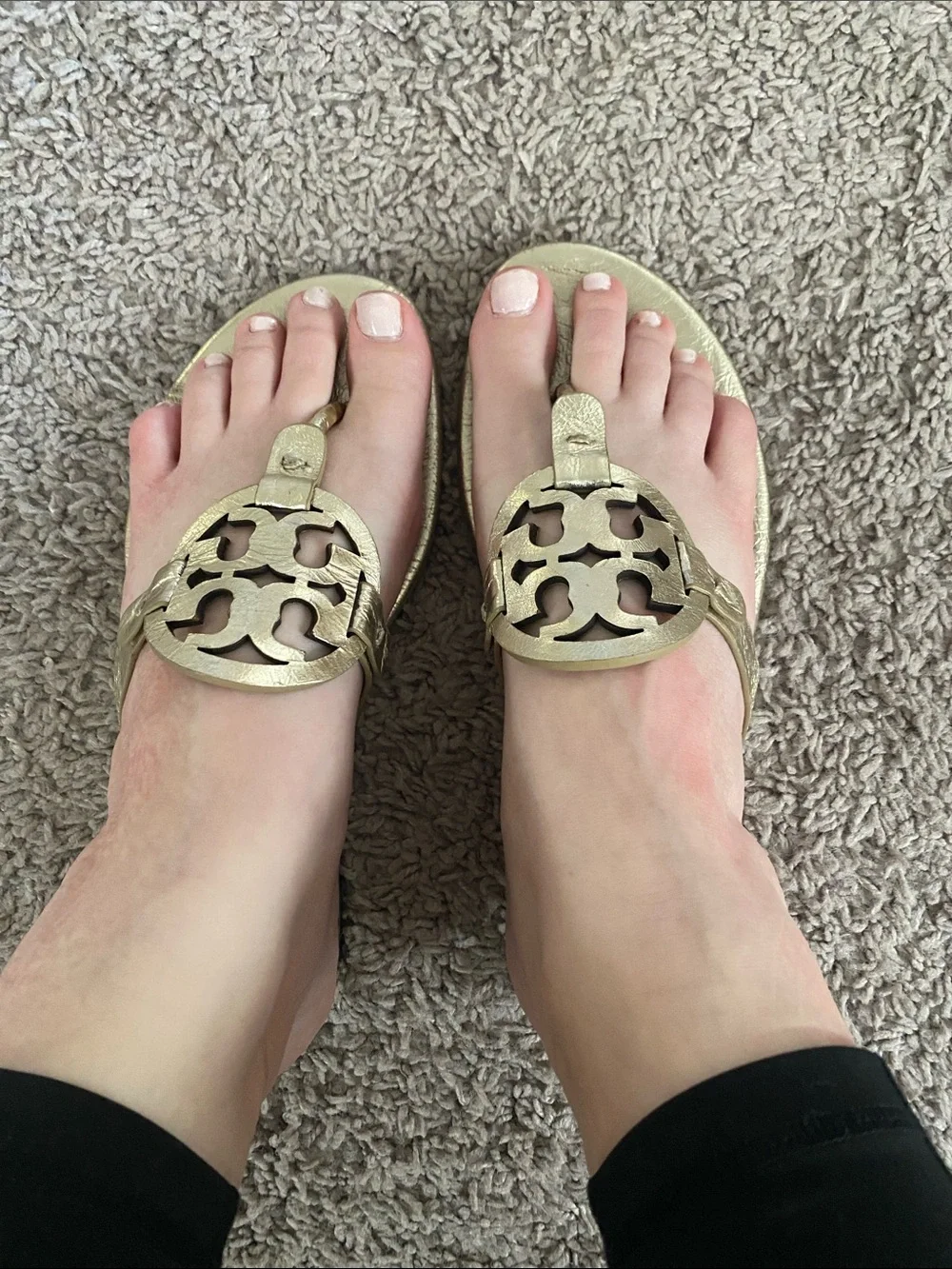 Tory Burch Metallic Gold Logo Thong Sandals Size 7.5